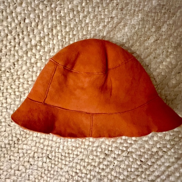 Burberry Sheepskin Shearling Bucket Hat OS Orange main image 5